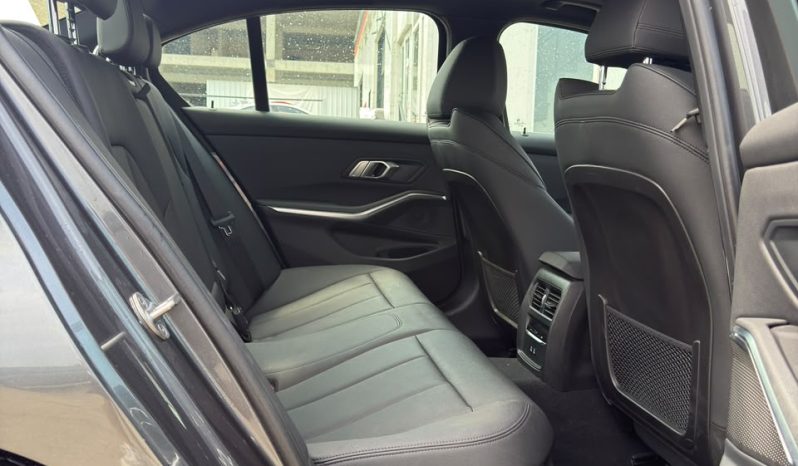 
								2021 BMW 330i xDrive full									