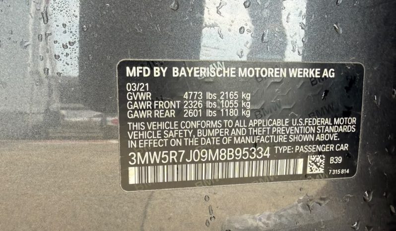 
								2021 BMW 330i xDrive full									