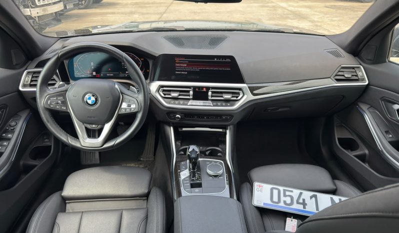 
								2021 BMW 330i xDrive full									