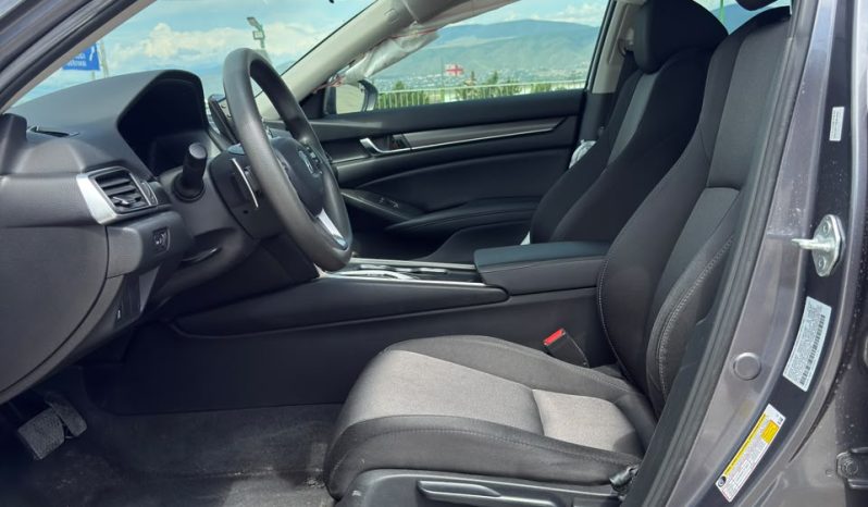 
								Honda Accord Hybrid full									
