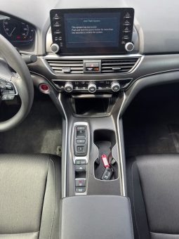 
										Honda Accord Hybrid full									