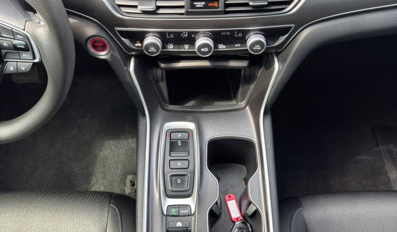 
								Honda Accord Hybrid full									