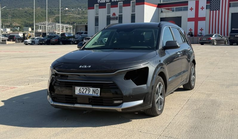 
								KIA Niro full									