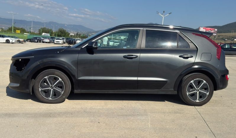 
								KIA Niro full									