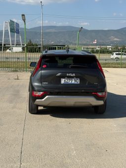 
										KIA Niro full									