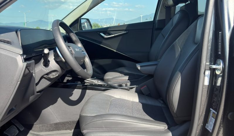 
								KIA Niro full									