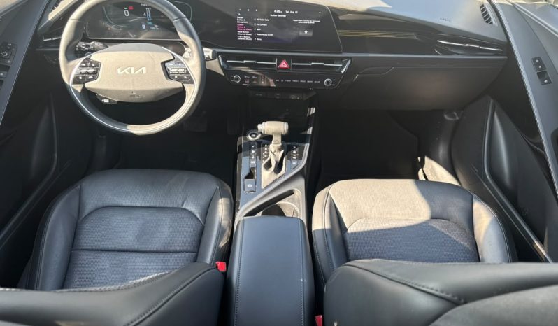 
								KIA Niro full									