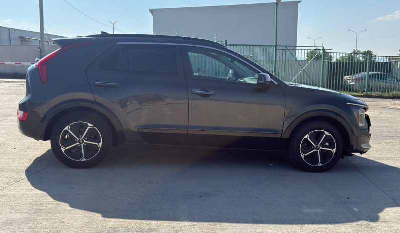 
								KIA Niro full									