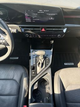 
										KIA Niro full									