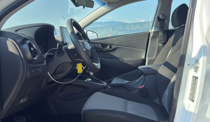 
								Hyundai Kona full									