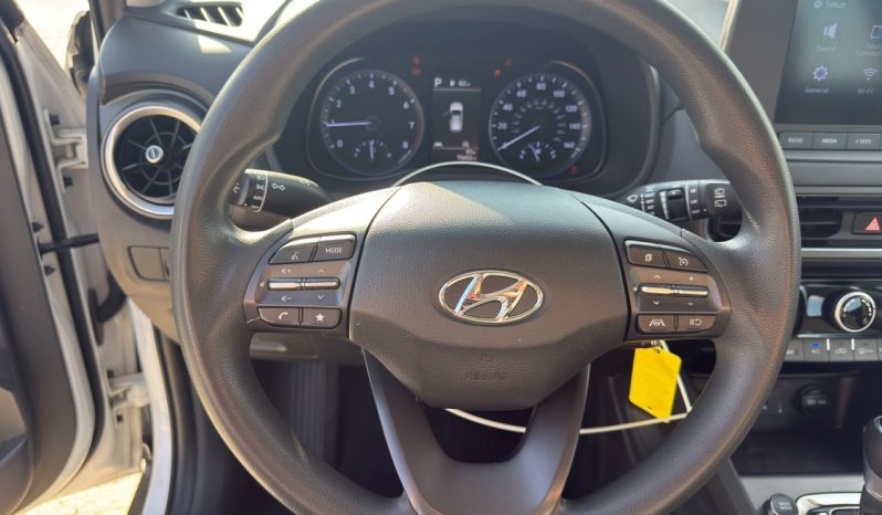 
								Hyundai Kona full									