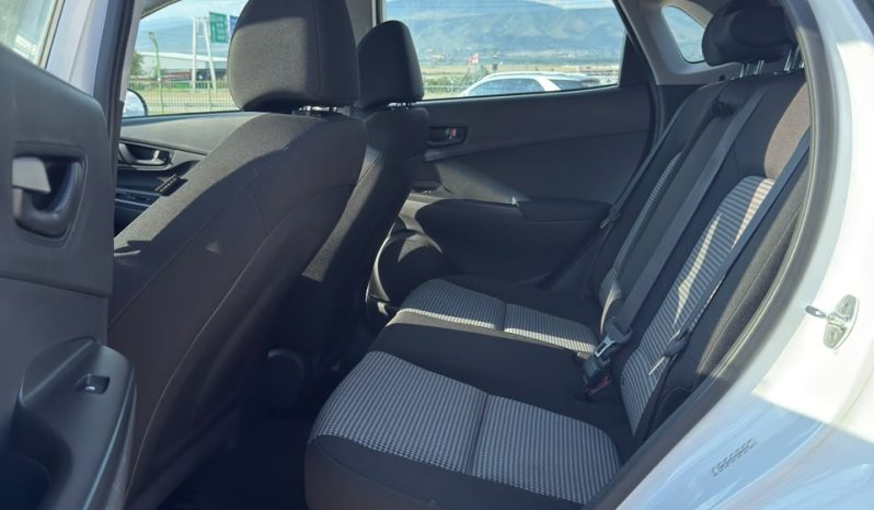 
								Hyundai Kona full									