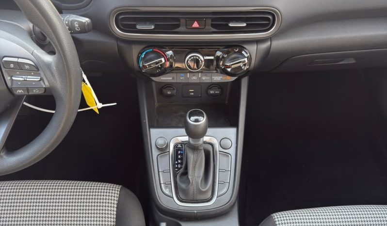 
								Hyundai Kona full									