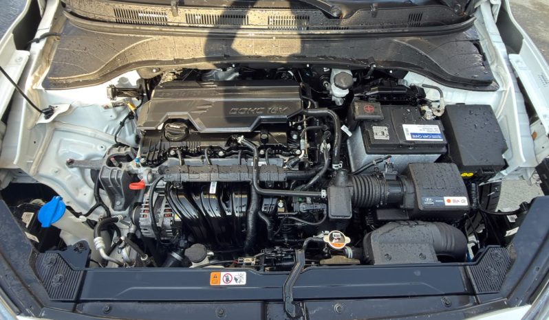 
								Hyundai Kona full									