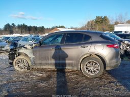 
										Alfa Romeo Stelvio full									