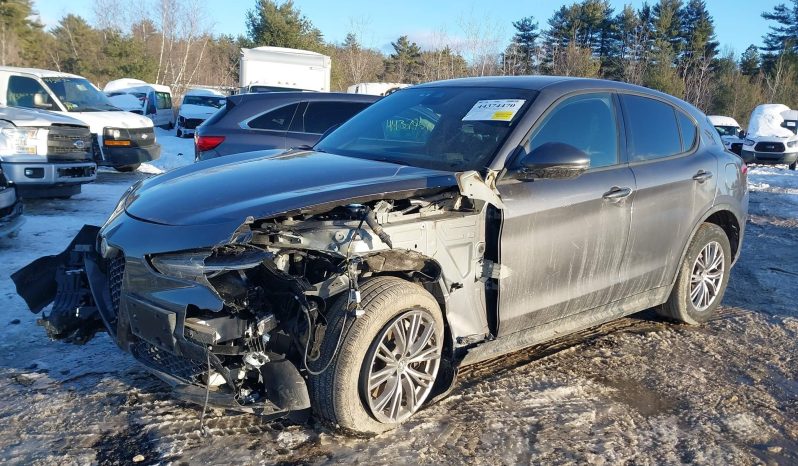 
								Alfa Romeo Stelvio full									