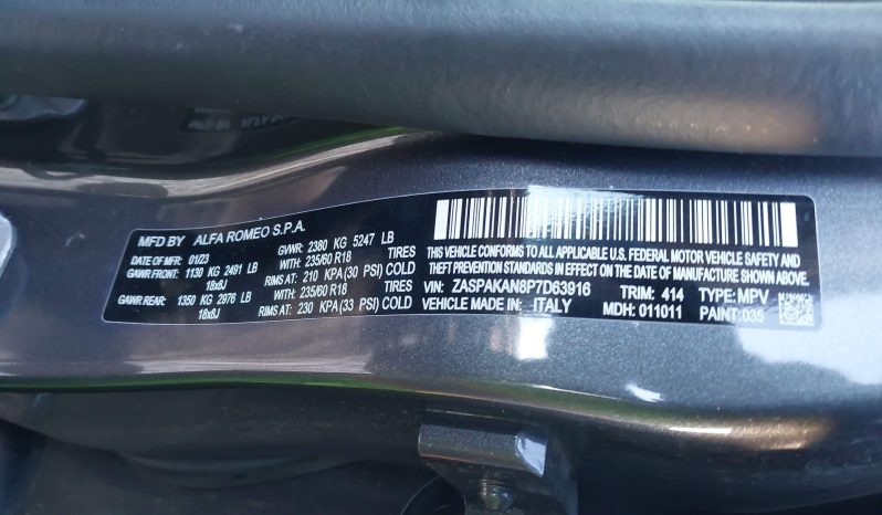 
								Alfa Romeo Stelvio full									