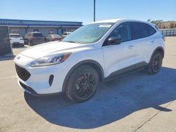 
										Ford Escape full									