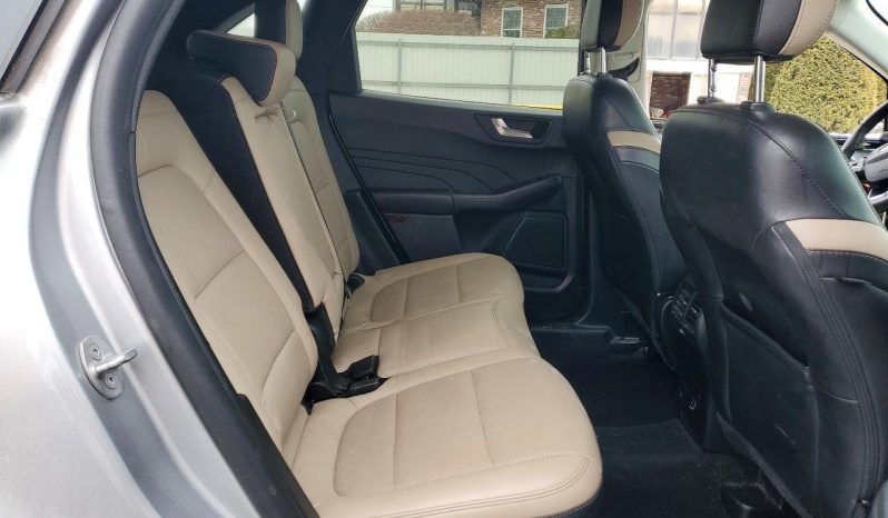 
								Ford Escape full									