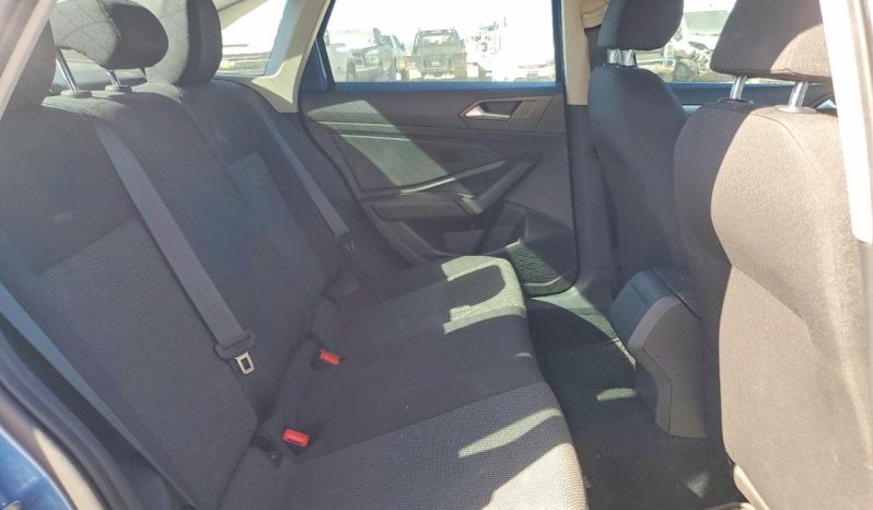 
								Volkswagen Jetta full									