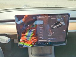 
										Tesla MODEL 3 full									