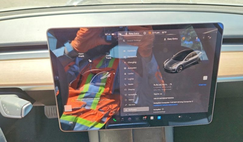 
								Tesla MODEL 3 full									