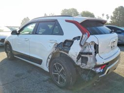 
										KIA Niro full									