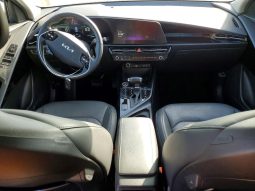 
										KIA Niro full									