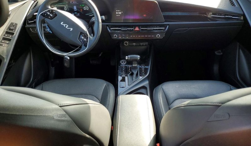 
								KIA Niro full									