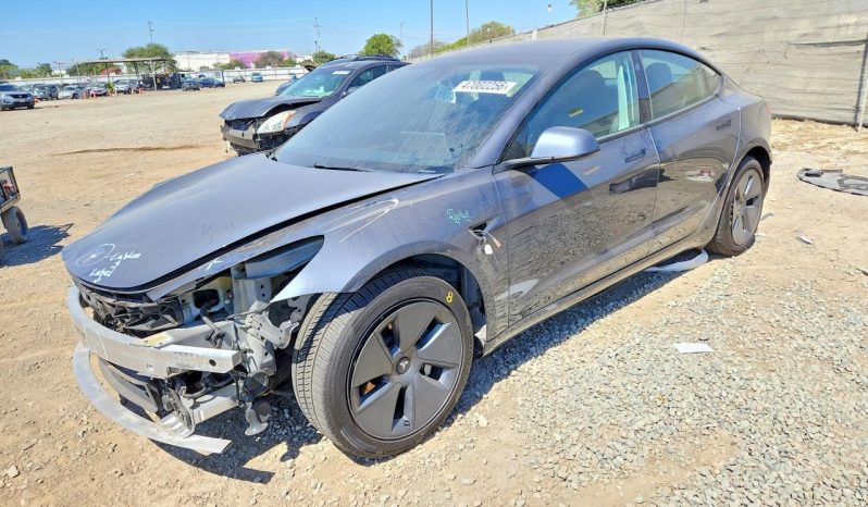 
								Tesla MODEL 3 full									