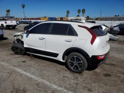 
										Kia Niro full									