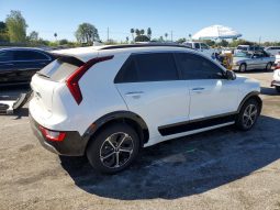 
										Kia Niro full									