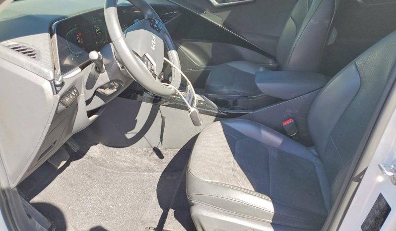 
								Kia Niro full									