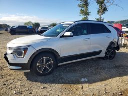 
										KIA Niro full									