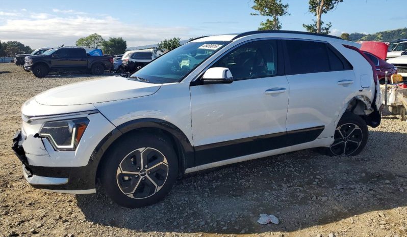 
								KIA Niro full									