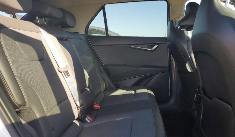 
								KIA Niro full									