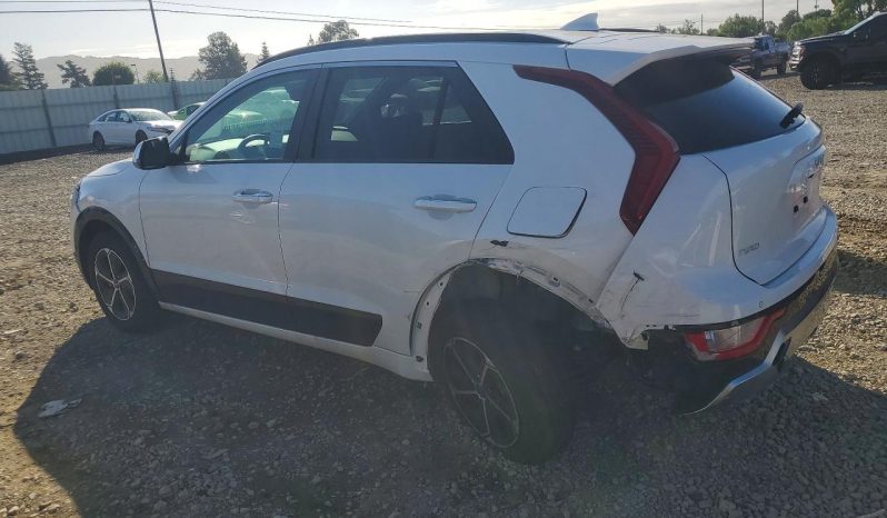 
								KIA Niro full									