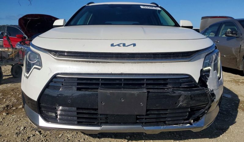 
								KIA Niro full									