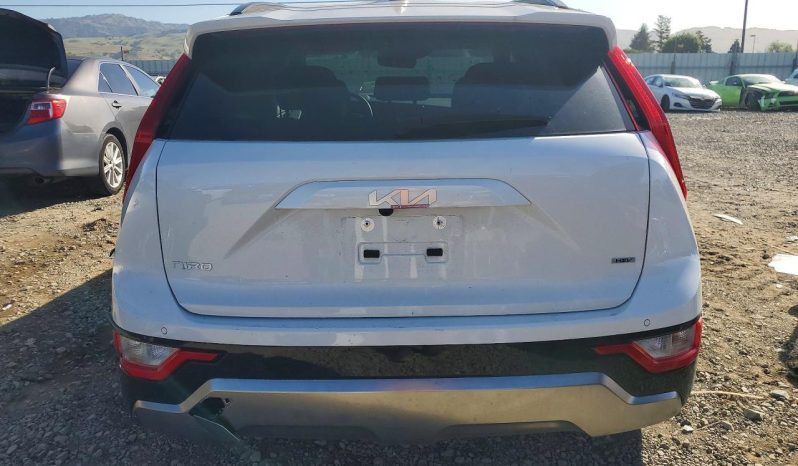 
								KIA Niro full									