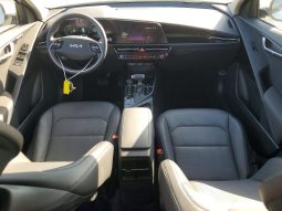 
										KIA Niro full									