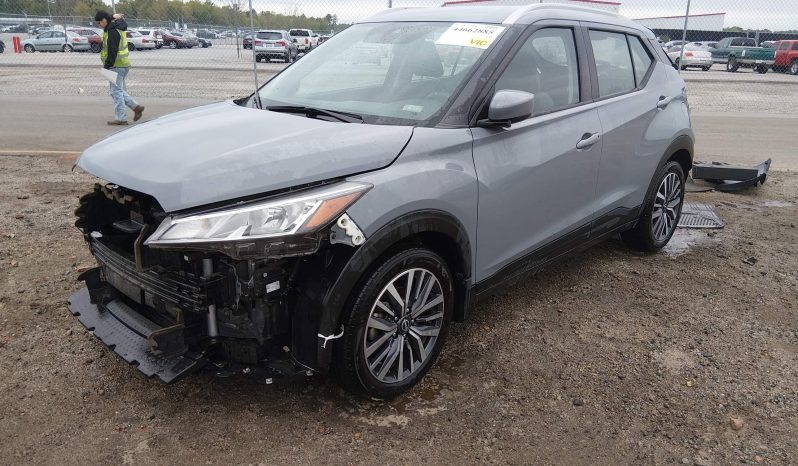 
								Nissan Kicks full									