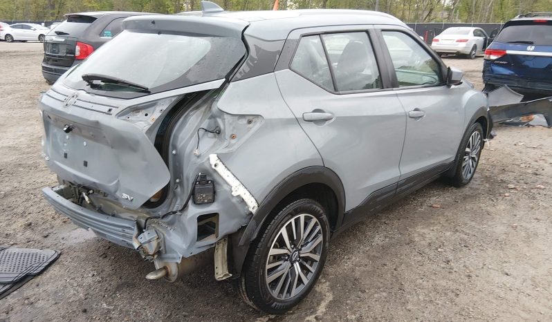 
								Nissan Kicks full									