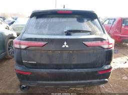 
										2022 Mitsubishi Outlander full									