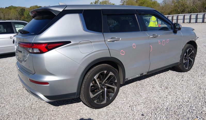 
								Mitsubishi Outlander full									