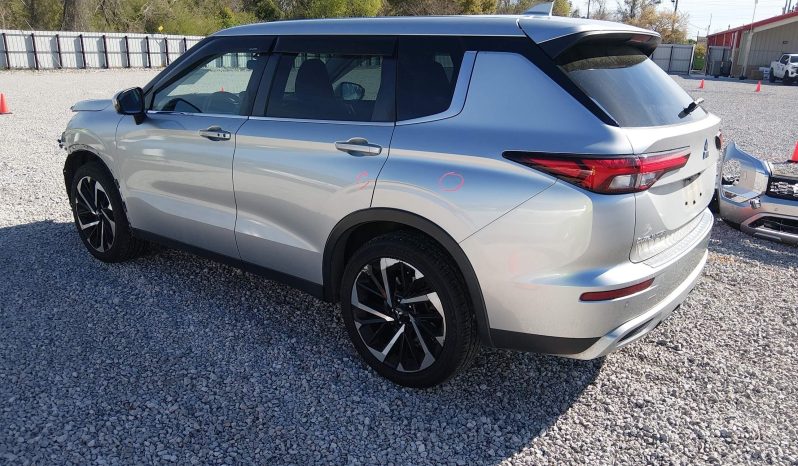 
								Mitsubishi Outlander full									