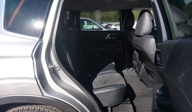 
								Mitsubishi Outlander full									