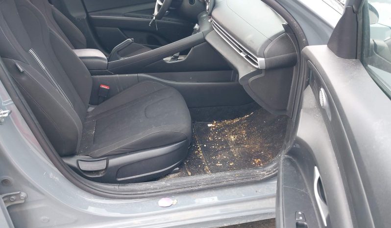 
								Hyundai Elantra full									