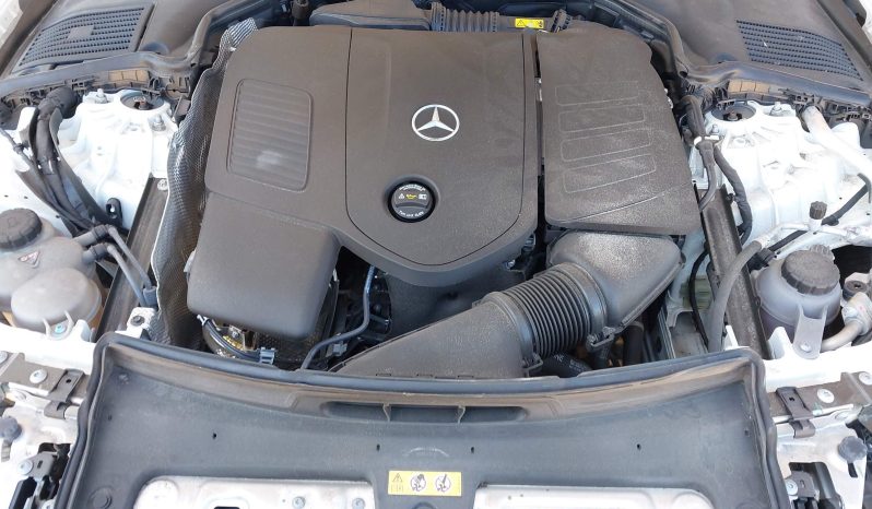 
								Mercedes-Benz C 300 full									