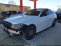 
										Mercedes-Benz C 300 full									
