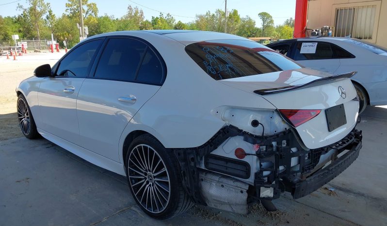 
								Mercedes-Benz C 300 full									